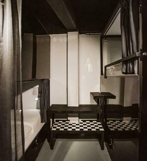 7 Wonders Hostel @ Boat Quay
