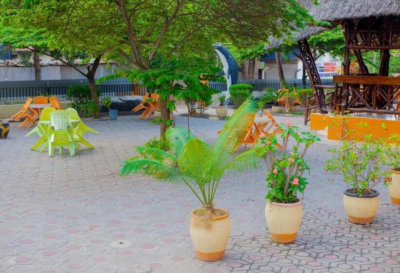 تختخواب و صبحانه Flamingo Hotel Kinyerezi