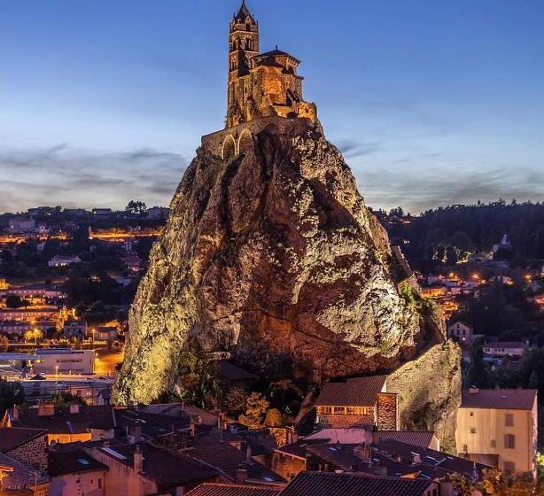 تختخواب و صبحانه Maison Au Loup   Superbe Ancien Hotel Particulier Du Xvie Siècle Au Cœur De La Vieille Ville Du Puy