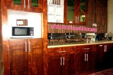 پانسیون Ahoto Guest House
