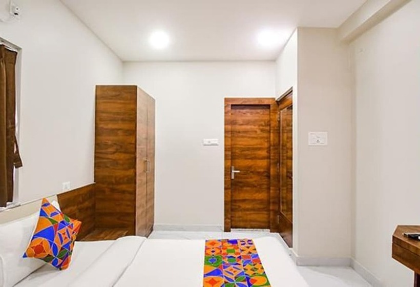 Fabhotel Dak Plaza   Nr Axis Mall