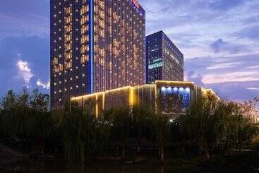 هتل Hilton Garden Inn Hangzhou Xixi Zijingang