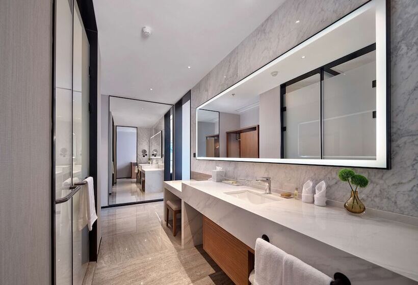 Отель Hilton Garden Inn Hangzhou Xixi Zijingang