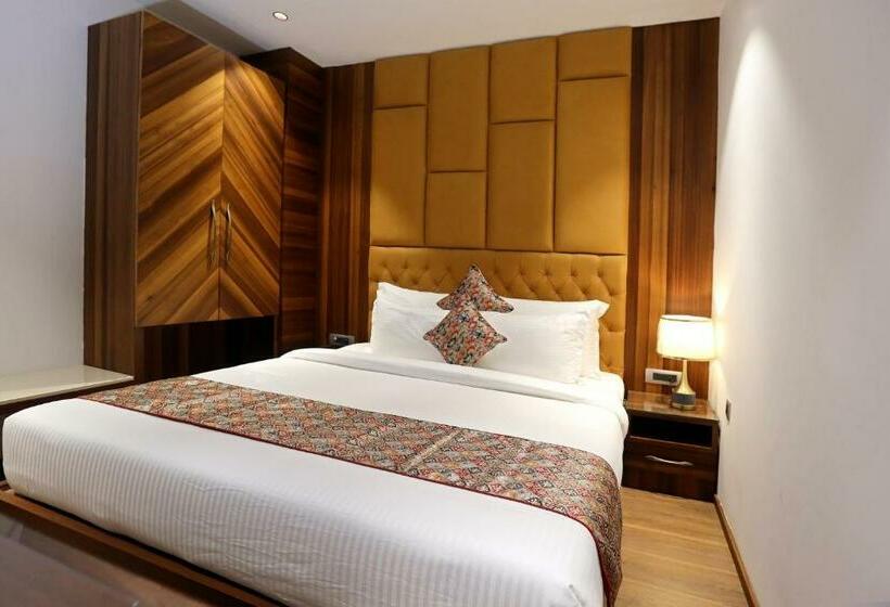فندق Royal Lalit Grand