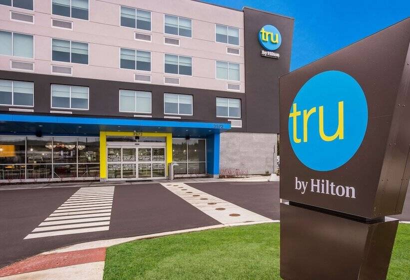 هتل Tru By Hilton Traverse City
