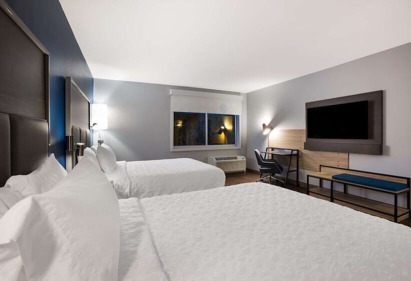 هتل Tru By Hilton Traverse City