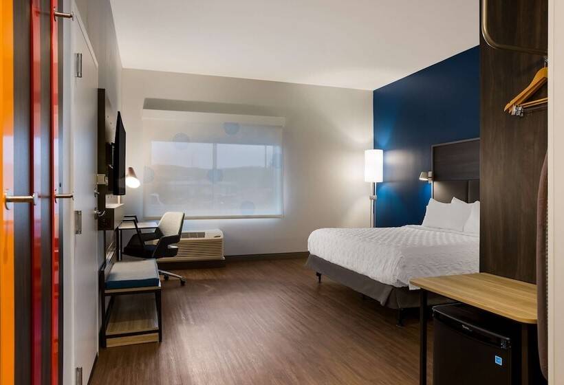 هتل Tru By Hilton Traverse City