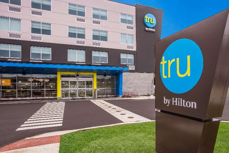 هتل Tru By Hilton Traverse City