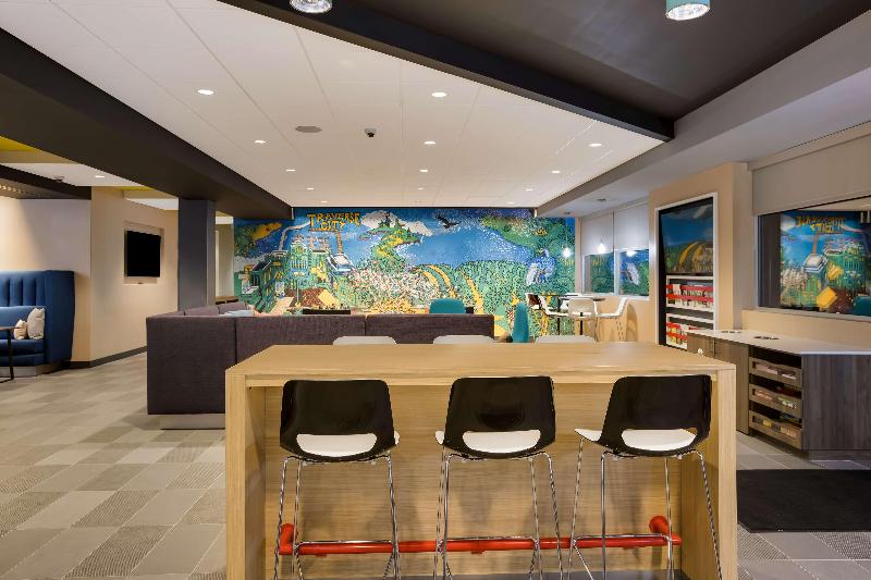 هتل Tru By Hilton Traverse City