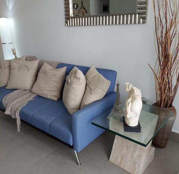Ocean Palms   1bed 1bth King Suite Condo