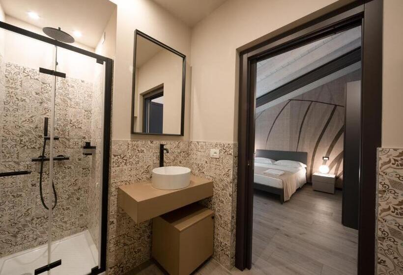 Общежитие Monte Isola   Decio Rooms