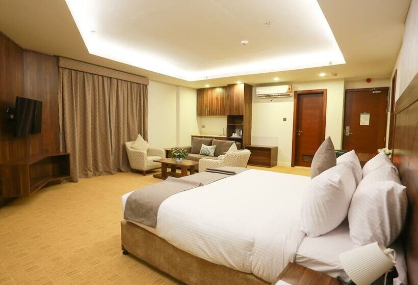 تختخواب و صبحانه Oyyo Plaza Hotel Apartment