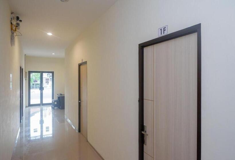 فندق Reddoorz Syariah Near Rs Soeradji Pemuda Klaten