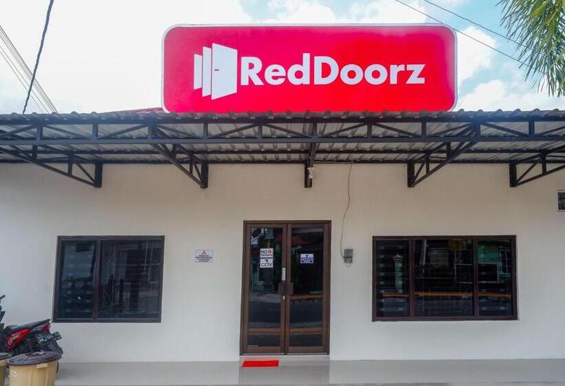فندق Reddoorz Syariah Near Rs Soeradji Pemuda Klaten