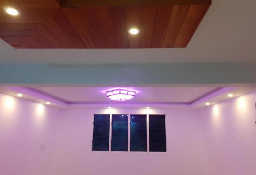 هتل Single Room With Shared Kitchen And Living Room