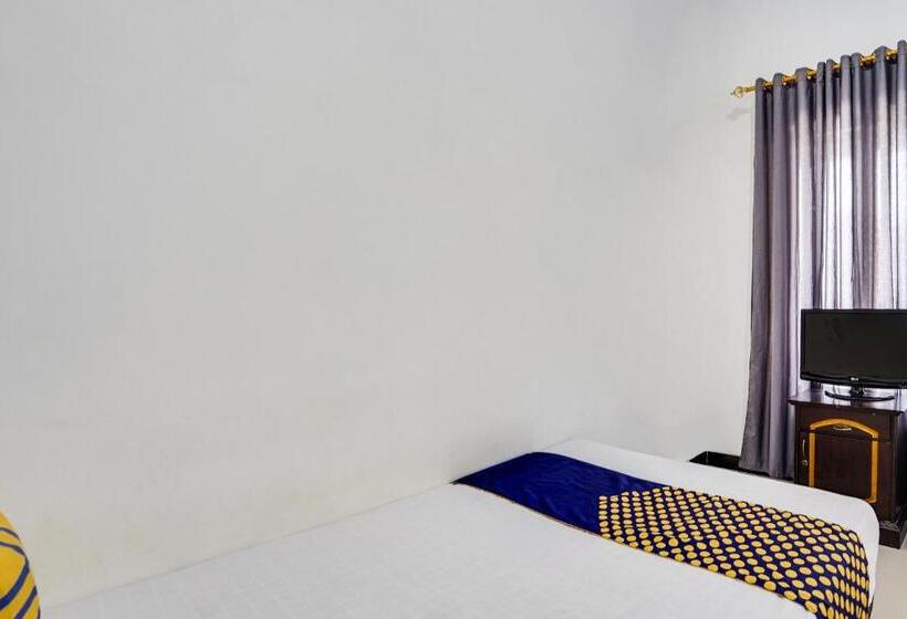 בית מלון כפרי Spot On 91745 Rumah Kost Gresik Syariah
