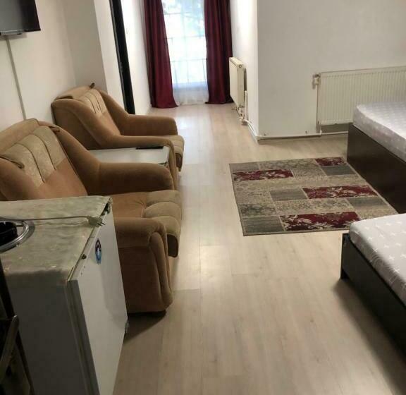 پانسیون Hostel Mialma