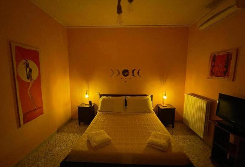 بنسيون Mezzaluna Guest House