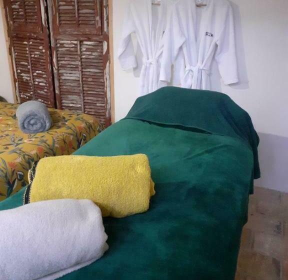 膳宿费 Demeure Du Dragon 5 Chambres Piscine  10 Lits   Personnes