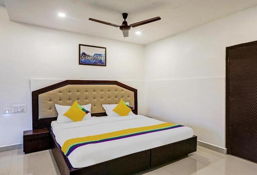 هتل Itsy By Treebo   Regalia Grand 500 Mtrs From Madikeri Fort