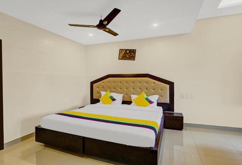 هتل Itsy By Treebo   Regalia Grand 500 Mtrs From Madikeri Fort