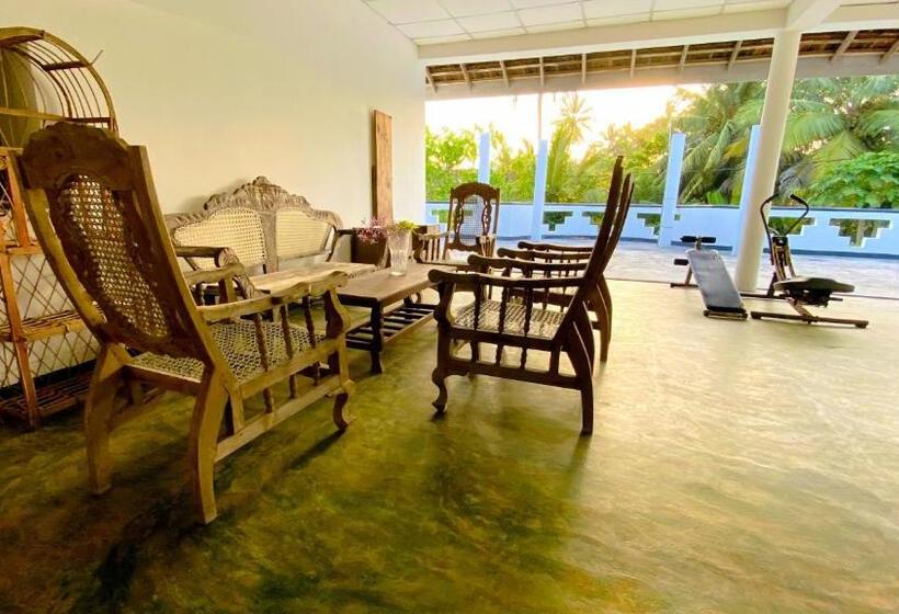 پانسیون Madiha Surf House Lanka