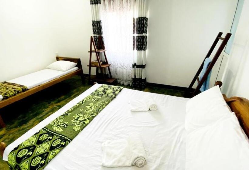 پانسیون Madiha Surf House Lanka