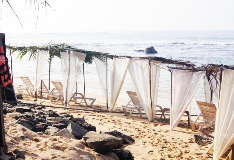 پانسیون Madiha Surf House Lanka