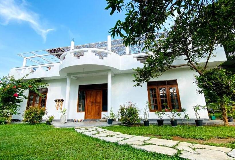 پانسیون Madiha Surf House Lanka
