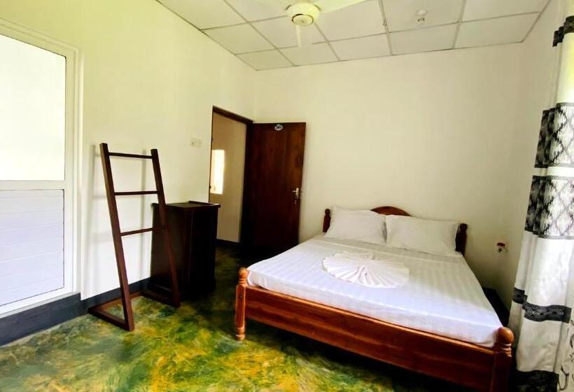 پانسیون Madiha Surf House Lanka