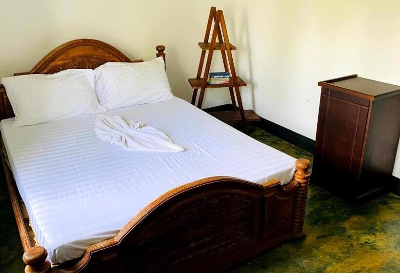 پانسیون Madiha Surf House Lanka