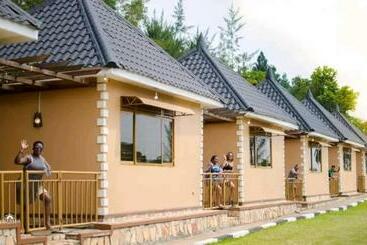 استراحتگاه Riverside Woods Ssezibwa