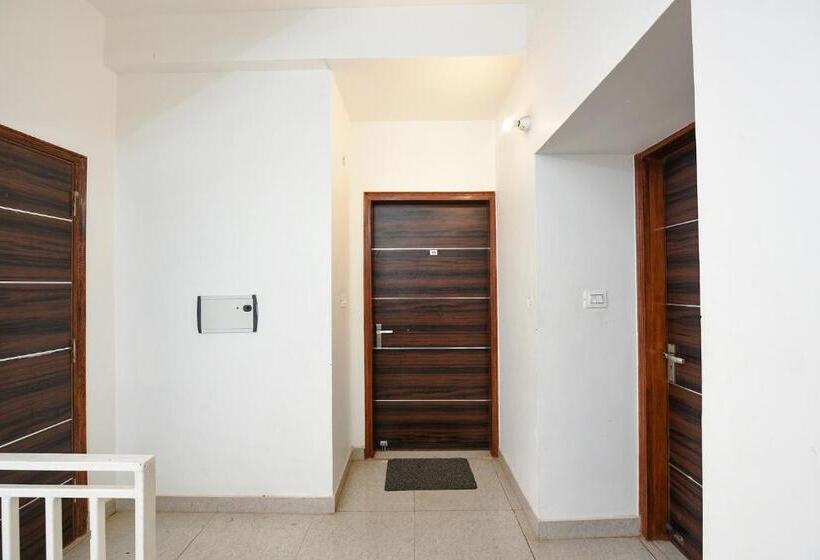 Fabhotel The Micky House