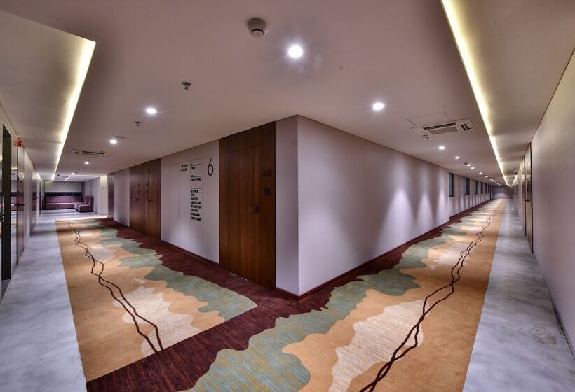 هتل Regenta Fairlark Vadodara