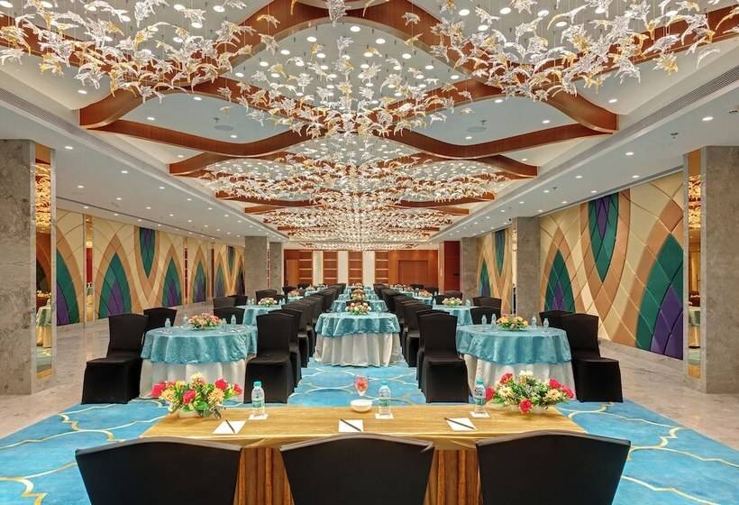 هتل Regenta Fairlark Vadodara