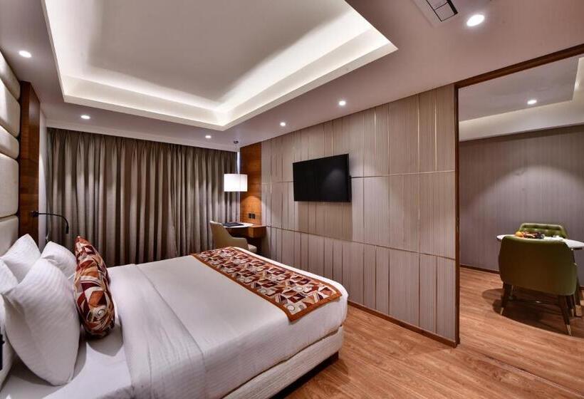 هتل Regenta Fairlark Vadodara