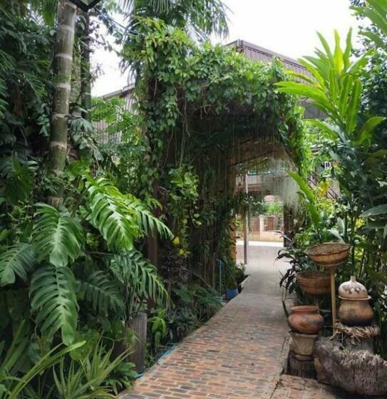 پانسیون Sala Thongyon   Guest House