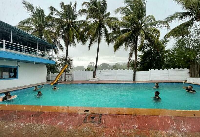 منتجع Kukoos Farm