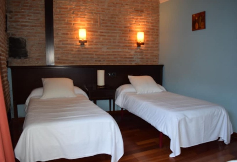 Hospedium Hotel La Fuente