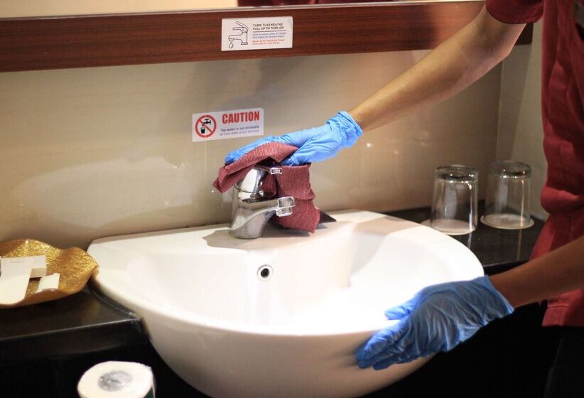 هتل Best Western Plus Makassar Beach