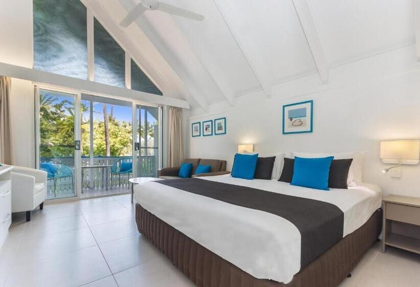 ホテル By The Sea Port Douglas Apartments