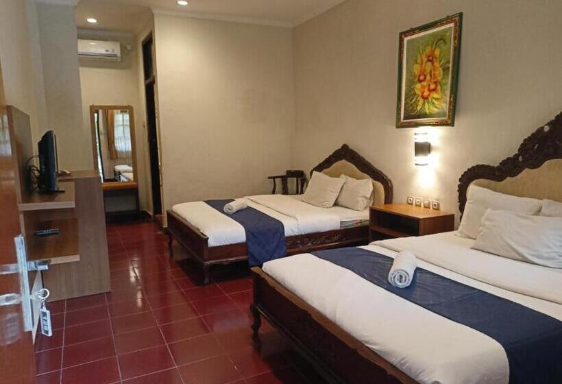 فندق Catur Adi Putra