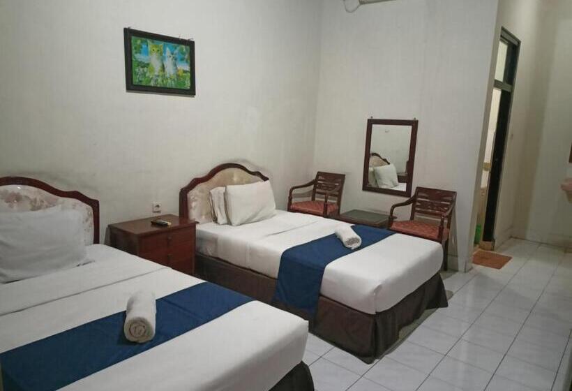 فندق Catur Adi Putra