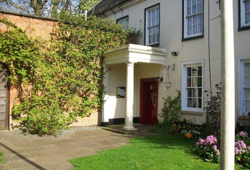 호텔 Chapel House