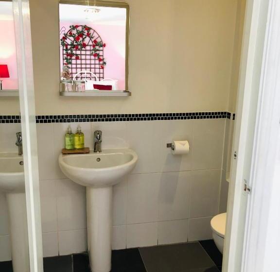 Grand Pier Guest House