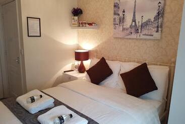 هتل Grand Pier Guest House