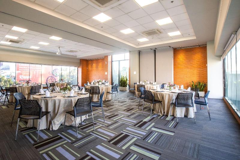 هتل Guadalajara Country Club By Hnf