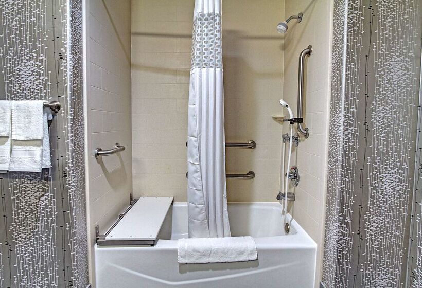 فندق Hampton Inn & Suites Ada