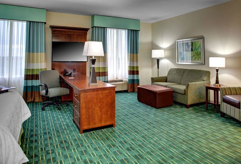 هتل Hampton Inn & Suites Coconut Creek