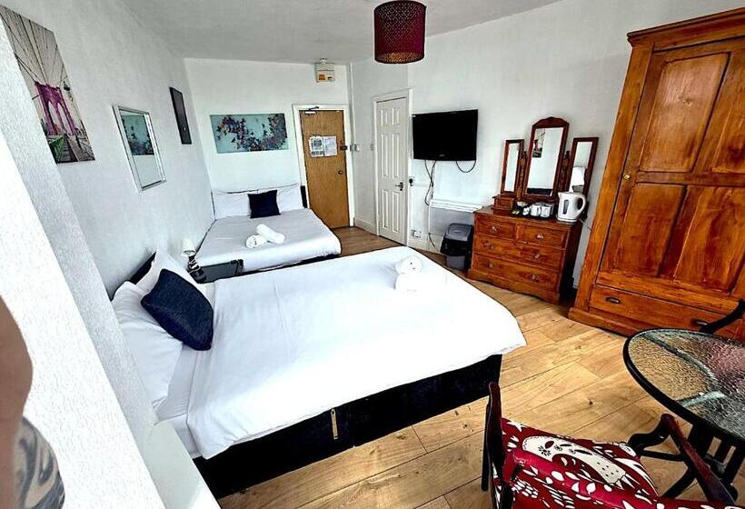 Henson Hotel Pleasure Beach